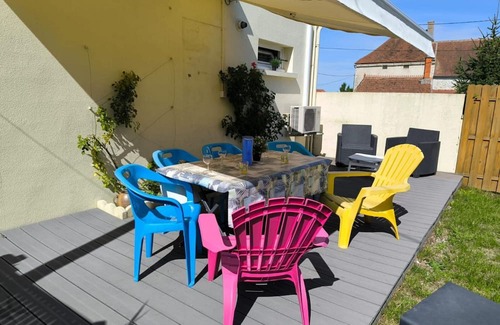 Bransat Cottage | Family home in the heart of Allier with enclosed garden, parking, and air conditioning