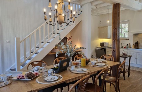 Saint-Haon-le-Chatel Cottage | Spacious lodging in Saint-Haon-le-Châtel, pets allowed