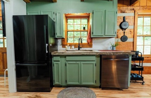 Dickson Cabin | Cozy Cabin and Homestead