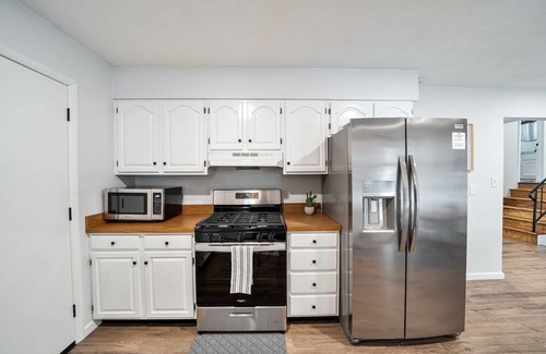 Elkhart House | Family Friendly Riverside Oasis:4 BR, Spacious with Peaceful Scenic Views & ND!