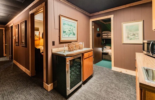 Ovid Apartment | Ovid Inn for Small Private Groups