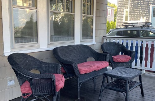 Melrose House | Super Family Friendly home - Sleeps 5. Close to Boston and Salem MA