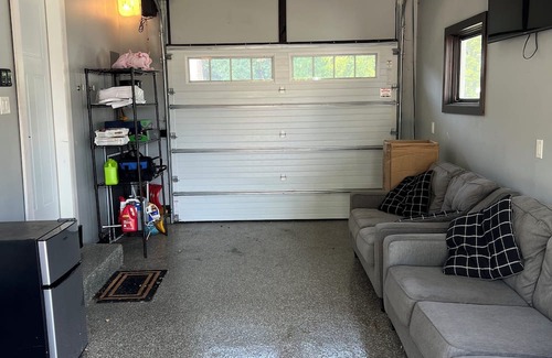 Iowa City House | 5 minute walk to Kinnick Stadium! Perfect GAMEDAY stay!nSpacious 4-bedroom house