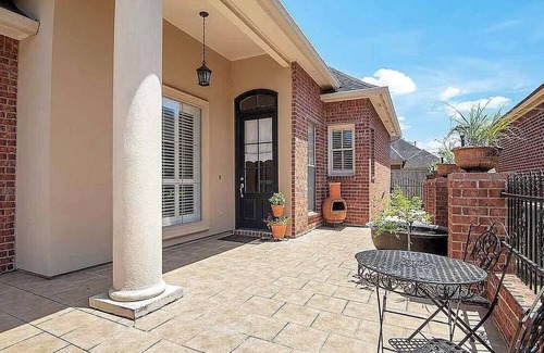 Prairieville House | Charming 3-bedroom house in Prairieville with AC