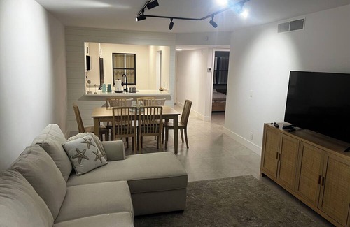 Hutchinson Island South Condo | Beautiful BEACHFRONT in HUTCHINSON ISLAND, Fl. 2 Bed 2 Bath. TOTALLY RENOVATED.