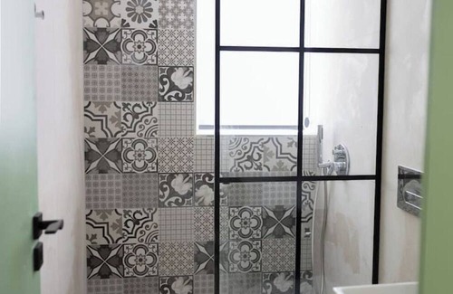 Kodrra Hotel | Stylish Central Duplex in Heart of Saranda