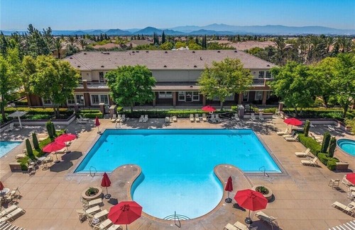 Fontana House | Resort style living with fitness and sport courts for vacations or professionals
