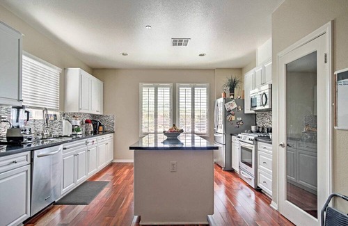 Fontana House | Resort style living with fitness and sport courts for vacations or professionals