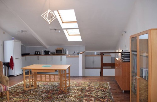 Clayton Bed & Breakfast | Barn apartment 1 Bedroom + 2 Futon in Lounge