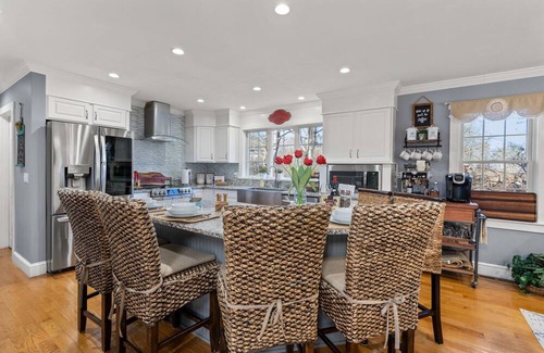 Barnstable House | Family Escape Luxury Retreat with Heated Pool&Firepit