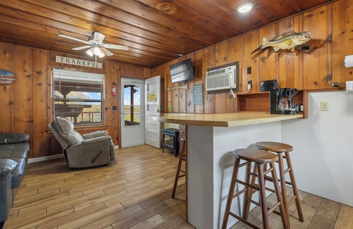 Diamond City Cabin | Cabin 2-2bed/1bath with beautiful views of Bull Shoals Lake.