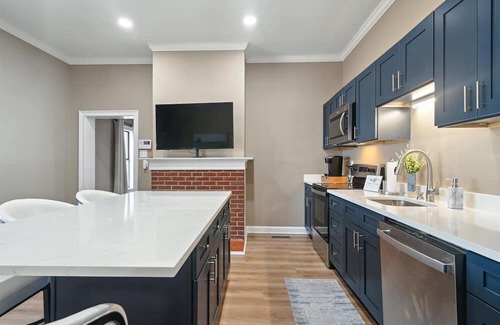 Somerville House | Charming 3-bedroom house in Somerville minutes from Blue Oval and Town Square!