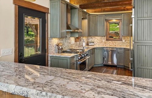 Gallatin Gateway Cabin | Luxury Big Sky Retreat: Spacious 7,500 sq ft Haven for Your Montana Adventure