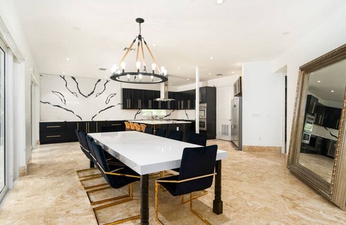 Dania Beach Apartment | 5000sf Luxury Mansion | Pool & Game Room