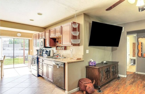 Prescott House | Kayak Provided BBQ Ready Near Music Festivals & Rodeo Shows