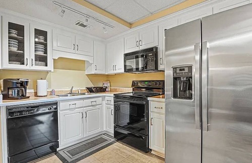 Hardwick House | Lake Sinclair Escape - boathouse, 4 bedroom