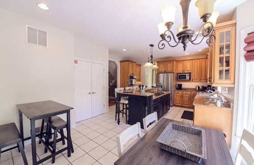 Boring House | Charming 7-bedroom house near Reisterstown