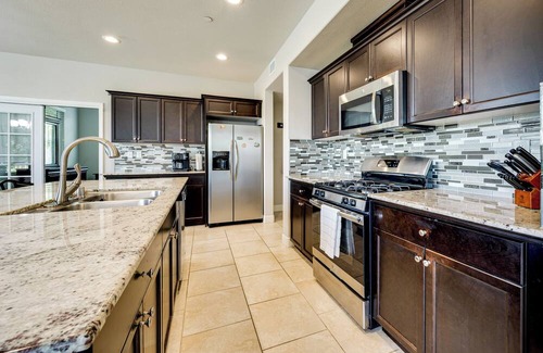 Visalia House | Group Getaway 5 Mi to Dtwn Visalia