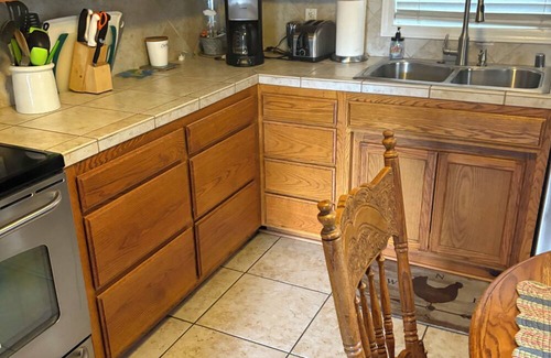 Dunsmuir House | Rustic 2-bedroom house in fabulous Dunsmuir. Only 10 miles away from Mt. Shasta