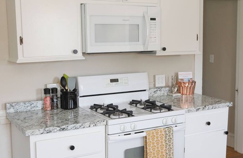 Salem Apartment | The Gatehouse at Castle Hill