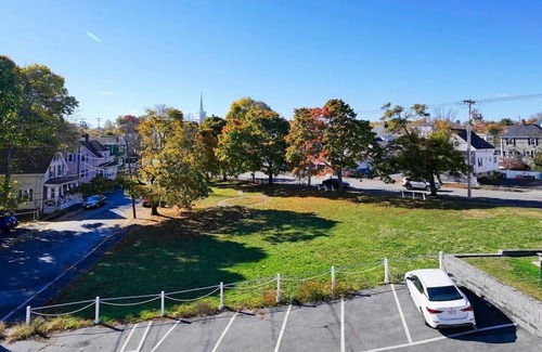 Salem Apartment | The Gatehouse at Castle Hill