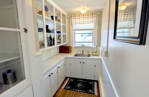 Salem Apartment | The Gatehouse at Castle Hill