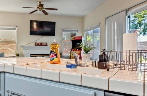 Elk Grove House | Spacious 5BD 3BR Home with Pool table & Air hockey table in Safe Neighborhood