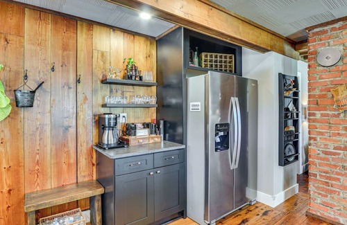 Thomasville House | On-Site Pond: Nature-Filled Winston-Salem Retreat!