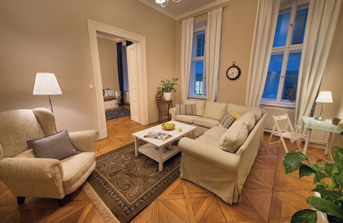 Karlin Apartment | Elegant City Retreat – 2-Bedroom Apartment with Modern Comforts