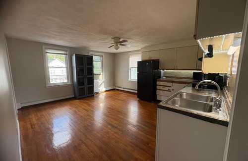 North Attleboro House | Fabulous building in North Attleborough Downtown - 2 bedrooms