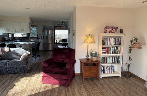 Buffalo City Cabin | Cozy 2-bedroom cabin in charming Buffalo City with AC