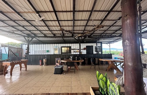 Cerro Plano Villa | Sunset views with Macaws in the jungle in beautiful Bajamar