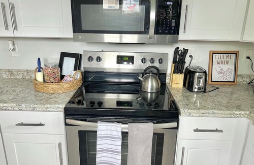 Payson Apartment | Clean Modern Apartment-75” SMART TV & Xbox