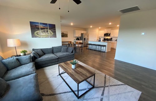 Bluff City House | New 4BR/2BA Home near Bristol Motor Speedway