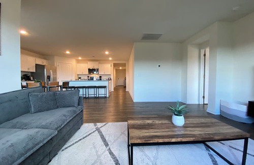 Bluff City House | New 4BR/2BA Home near Bristol Motor Speedway