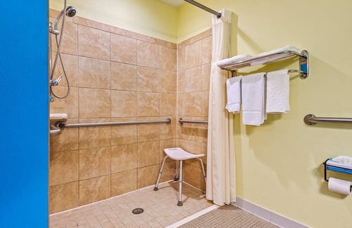 Crawfordville Hotel | Spacious & Accessible Comfort – 2 Queen Beds, Non-Smoking at Wildwood Inn