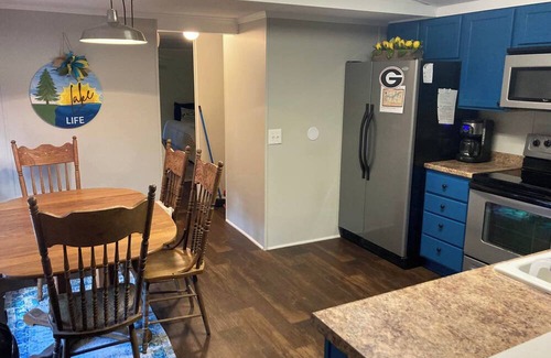 Cordele House | Cozzy Cottage/mobile home on the water @ Lake Balckshear