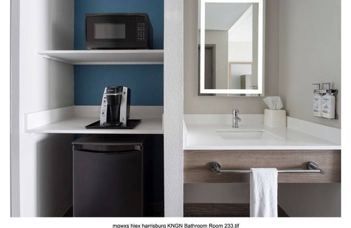Harrisburg Hotel | Luxury hotel with a fitness center and AC in the heart of Harrisburg.