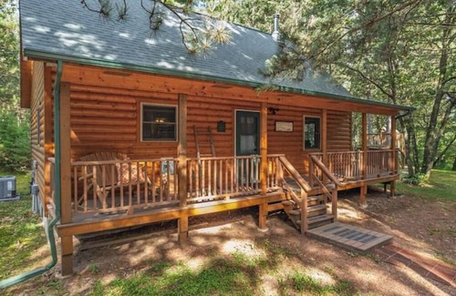 Big Flats Cabin | Rustic Log Cabin on Wooded Acreage Creek Fishing, Firepit, Near Lakes & Golf