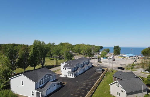 Lake Erie Beach Condo | Lakeside Bliss- Close to Highmark Stadium, home of the Bills!