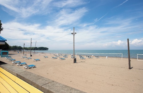 Lake Erie Beach Condo | Lakeside Bliss- Close to Highmark Stadium, home of the Bills!