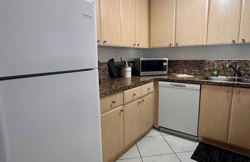 The Crossings Condo | Beautiful 2/2.5 Condo w/free parking fast WiFi
