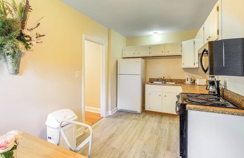 Jonesborough House | Walk to Main Street! Home in Historic Jonesborough