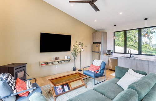 Weaverville House | 12 Mi to Asheville: Mtn-View Gem in Weaverville
