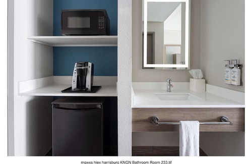 Harrisburg Hotel | Charming 2-bedroom hotel with AC, Guest Laundry, and fitness room in Harrisburg