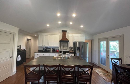 Madison County House | Secluded 4 Bedroom 4 bathroom near Wedding Venue