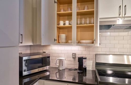 Clayton Apartment | Worker`s Sanctuary | Mins from DT Clayton