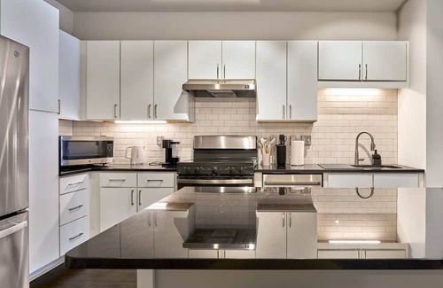 Clayton Apartment | Worker`s Sanctuary | Mins from DT Clayton
