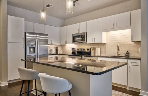 Clayton Apartment | 3BD Sanctuary Stone`s Throw from DT Clayton