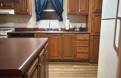 Bryant House | Charming 3-bedroom mobile home on a private lot in Bryant, AR
